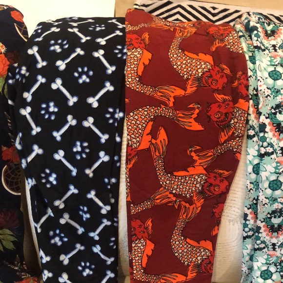 LOOK! Lularoe One Size leggings. 20+ different patterns available! 1 tween size - Picture 7 of 15